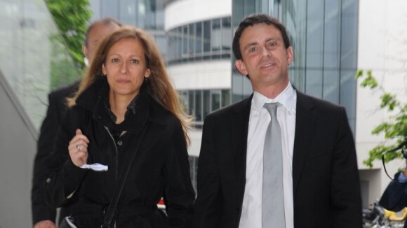 Manuel Valls : Son épouse Anne Gravoin sur scène avec Johnny Hallyday