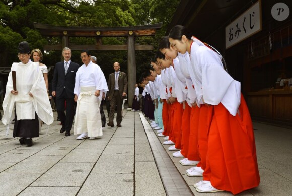 Le prince Philippe et la princesse Mathilde de Belgique ont visité le 11 juin 2012 le temple Meiji de Shibuya, à Tokyo, dans le cadre de leur visite économique du 11 au 15 juin.