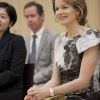 La princesse Mathilde rencontrait le 12 juin 2012 à l'ambassade de Belgique de Tokyo des étudiants en musique ayant étudié en Belgique, dans le cadre de la visite économique au Japon du prince Philippe.