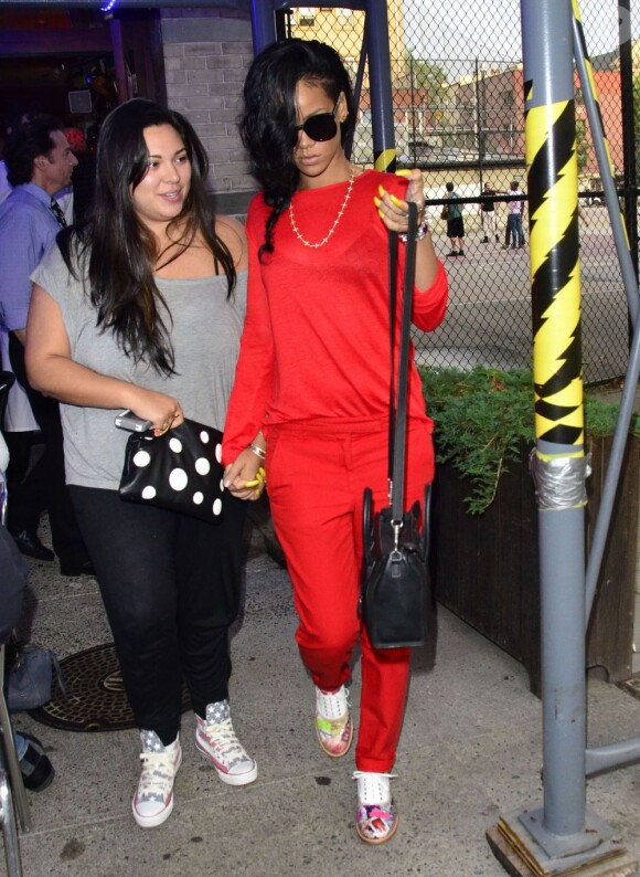 Rihanna et une amie à New York, le 13 juin 2012.