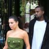 Discrets, Kanye West et Kim Kardashian sortent de leur hôtel George V, à Paris le 17 juin 2012