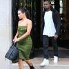 Kanye West et Kim Kardashian sortent de leur hôtel George V, à Paris le 17 juin 2012