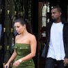 Amoureux, Kanye West et Kim Kardashian sortent de leur hôtel George V, à Paris le 17 juin 2012