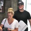 Hilary Duff et son mari Mike Comrie quittent un hôpital après une visite de routine pour leur petit Luca. Santa Monica, le 17 juin 2012.