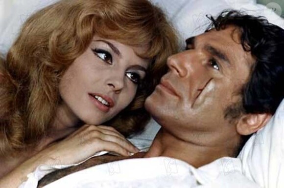Michèle Mercier et Robert Hossein dans Indomptable Angélique, 1967.