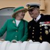 La reine Margrethe II de Danemark et le prince consort Henrik ont regagné leur résidence d'été de Marselisborg, à Aarhus, le 25 juin 2012 à bord du yacht royal, le Dannebrog.