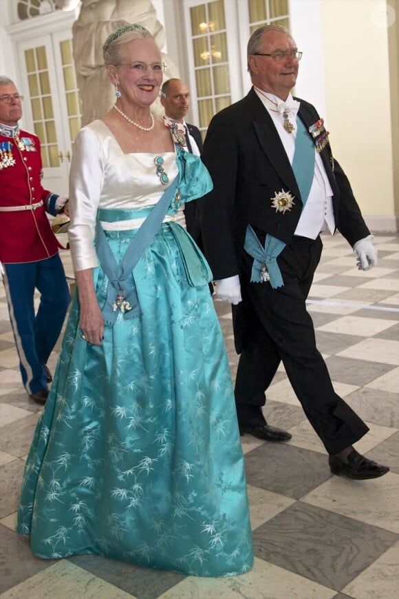 La reine Margrethe II de Danemark et le prince consort Henrik lors du dîner de gala donné le 15 juin 2012 à Christiansborg pour le président chinois Hu Jintao.