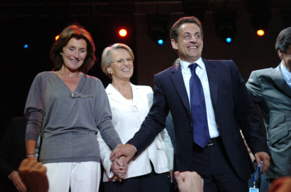 Cécilia Attias et Nicolas Sarkozy le soir de la victoire, place de la Concorde, le 6 mai 2007.