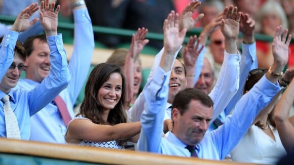 Pippa Middleton : Royale à Wimbledon avec son frère James, très chic