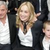 Sidney Toledano, Sharon Stone et son fils Quinn au défilé Dior Homme Printemps-Eté 2013 au Tennis Club de Paris, le 30 juin 2012.