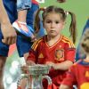 Nora, la petite fille de Fernando Torres le 1er juillet 2012 à Kiev : il vient d'être sacré champion d'Europe de football après avoir battu l'Italie (4-0) en finale de l'Euro