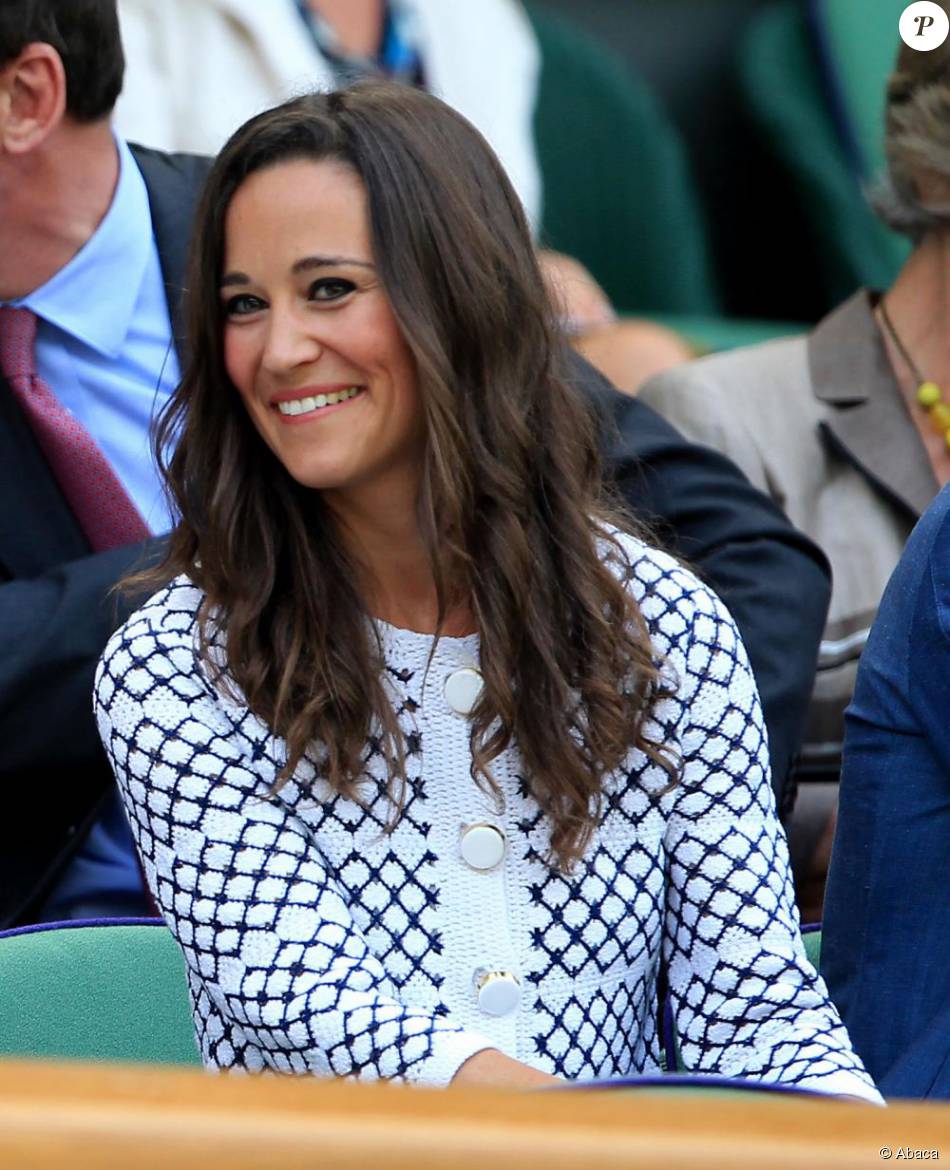 Pippa Middleton dans la loge royale à Wimbledon le 28 juin 2012.