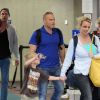 Britney Spears, son garde du corps et Jason Trawick arrivent à l'aéroport de Maui à Hawaï, en famille, le dimanche 1er juillet 2012.