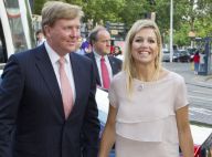 La princesse Maxima souriante pour une nouvelle soirée théâtre avec son prince