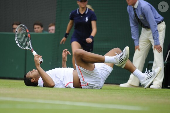 Jo-Wilfried Tsonga s'est difficilement qualifié pour la demi-finale de Wimbledon le 4 juillet 2012 en disposant de Philipp Kohlschreiber (7-6, 4-6, 7-6, 6-2)