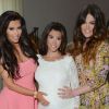Kourtney Kardashian entourée de ses soeurs Khloé et Kim à Los Angeles, le 12 mai 2012.
