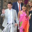 Lionel Messi et sa compagne Antonella Roccuzzo lors du mariage d'Andrès Iniesta et Anna Ortiz le 8 juillet 2012 au château Castillo de Tamarit en Tarragone