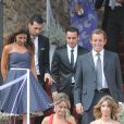 Sandro Rossel, patron du FC Barcelone, Xavi et Sergi Busquets lors du mariage d'Andrès Iniesta et Anna Ortiz le 8 juillet 2012 au château Castillo de Tamarit en Tarragone