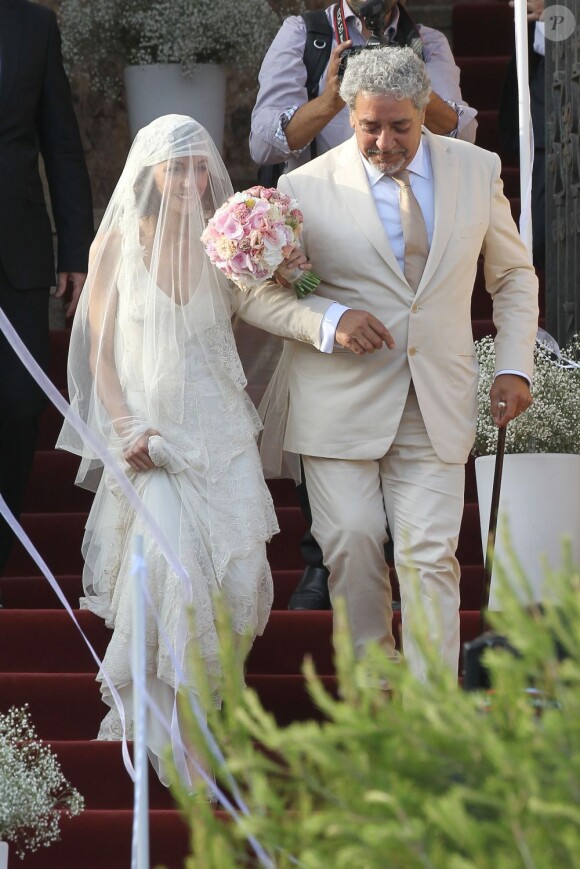 Anna Ortiz et son père lors de son mariage avec Anna Ortiz le 8 juillet 2012 au château Castillo de Tamarit en Tarragone