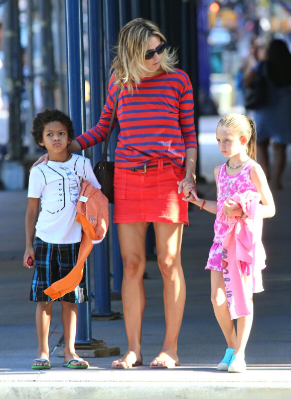 La sublime Heidi Klum et deux de ses enfants, Leni et Johan, à New York, le 9 juillet 2012