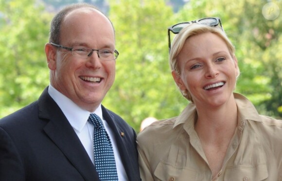 Le prince Albert de Monaco et la princesse Charlene à Stuttgart le 10 juillet 2012 au deuxième jour de leur visite officielle en Allemagne.