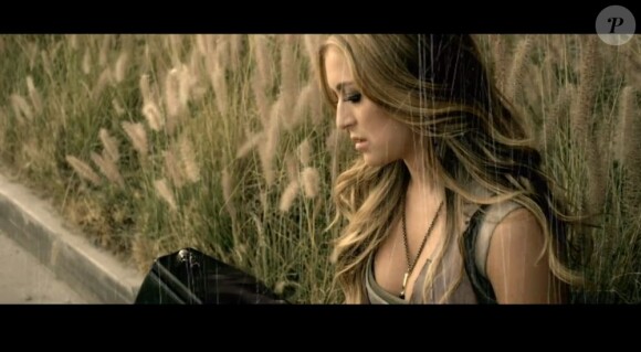 Alexa Vega, de la saga Spy Kids, dans une image extraite du clip Legendary Child d'Aerosmith, juillet 2012.