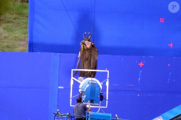 Angelina Jolie sur le tournage de Maleficent en Angleterre. Le 11 juillet 2012.