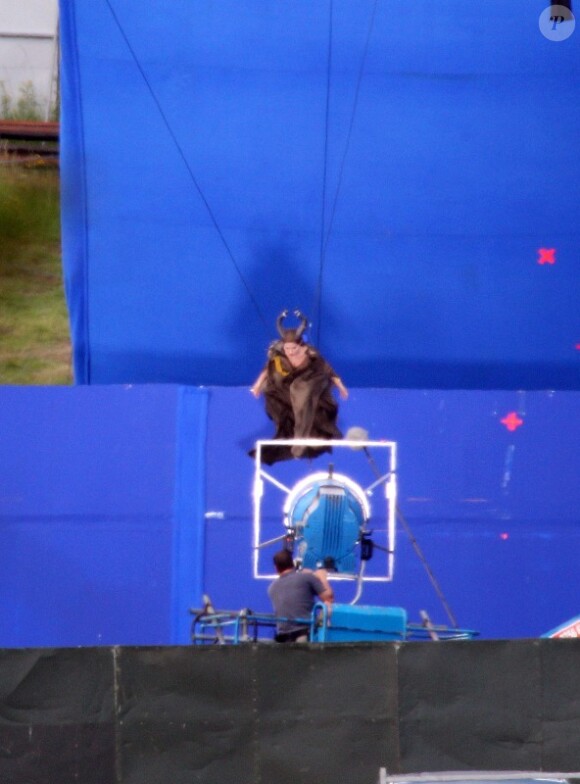 Angelina Jolie sur le tournage de Maleficent en Angleterre. Le 11 juillet 2012.