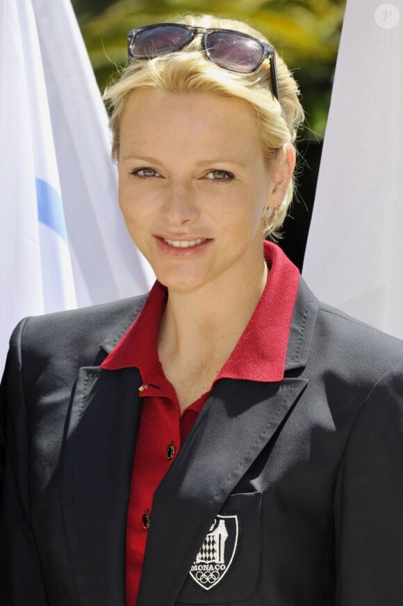 Le prince Albert de Monaco et la princesse Charlene procédaient le 12 juillet 2012 à la présentation de la délégation olympique monégasque pour les JO de Londres 2012, à l'Hôtel Hermitage. Six athlètes porteront les couleurs de la principauté.