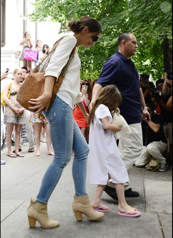 Katie Holmes et Suri Cruise, toujours aussi complices, à New York le 13 juillet 2012