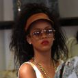 Rihanna fait du shopping dans les boutiques de luxe de Porto Cervo. Le 17 juillet 2012.