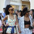 Rihanna fait du shopping dans les boutiques de luxe de Porto Cervo avec sa meilleure amie Melissa Forde. Le 17 juillet 2012.