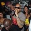 Flo Rida avec Ayem d'Hollywood Girls et Nabilla des Anges de la télé-réalité 4 au Palais-Maillot le 28 juin 2012 à Paris