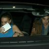 Lindsay Lohan tente de se cacher dans la voiture alors qu'elle va dîner avec un ami à Beverly Hills le 23 juillet 2012 hez Mr Chow