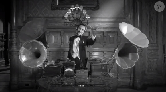 Bob Sinclar dans le clip de Groupie (juillet 2012)