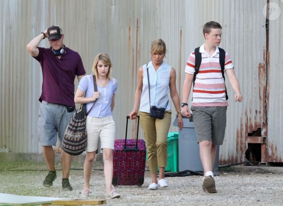 Jennifer Aniston en plein tournage à Wilmington pour le tournage de We're the Millers avec Emma Roberts. Le 23 juillet 2012 à