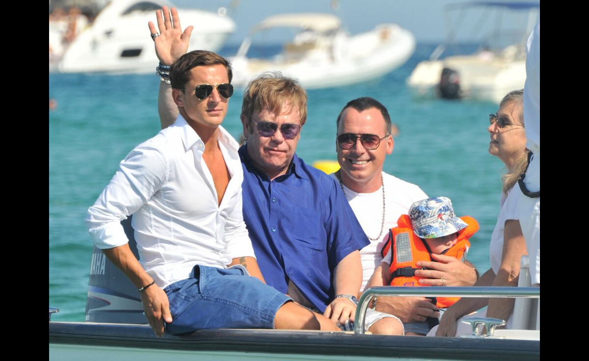Photo Elton John, David Furnish et leur fils Zachary à SaintTropez