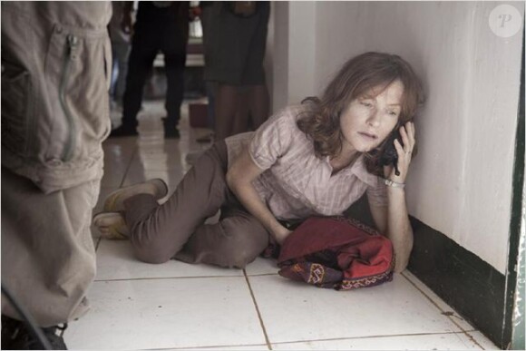 Isabelle Huppert dans Captive de Brillante Mendoza. En salles le 19 septembre.