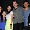 Mackenzie Foy, Kristen Stewart, Robert Pattinson et Taylor Lautner le 12 juillet 2012 lors du Comic-Con