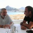 En vacances en Grèce en juillet 2012, Nikos Aliagas a rencontré Robert de Niro et John Travolta pour des interviews exclusives, à retrouver dans l'émission 50 Minutes Inside sur TF1 en septembre