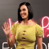 Katy Perry lors du photocall de son film Part of Me, à Rio de Janeiro, le 30 juillet 2012 - Elle a osé une robe au décolleté étrange
