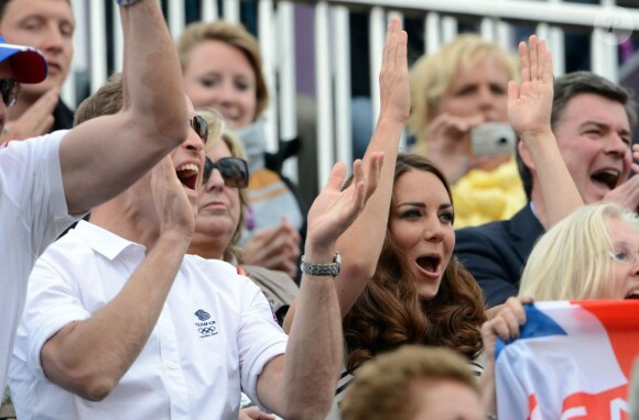 Kate Middleton, le prince William et le prince Harry à Greenwich Park devant la finale du concours complet par équipes, le 31 juillet 2012.