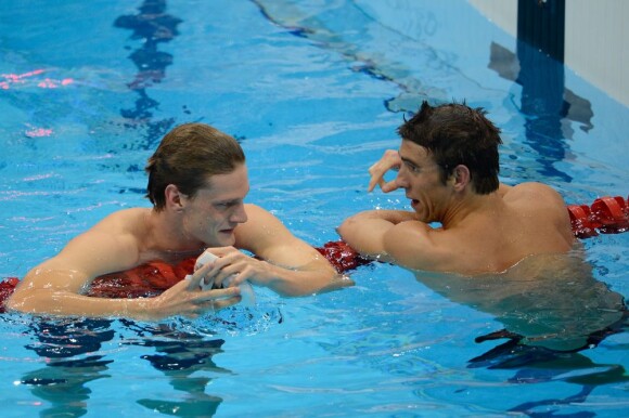 Yannick Agnel et Michael Phelps lors des Jeux olympiques de Londres le 31 juillet 2012