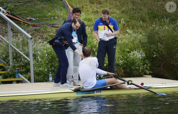 Le prince Daniel et le prince Carl Philip de Suède ont serré la main le 31 juillet 2012 du rameur Lassi Karonen, engagé en un de couple dans les Jeux olympiques de Londres, ignorant que l'athlète souffre de mysophobie !