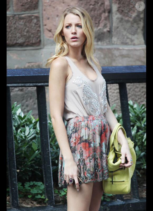 Blake Lively sur le tournage de la série Gossip Girl sur la cinquième avenue à New York, le 2 août 2012