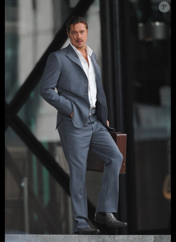 Brad Pitt, élégant, en plein tournage du film The Counselor, à Londres, le samedi 4 août 2012.