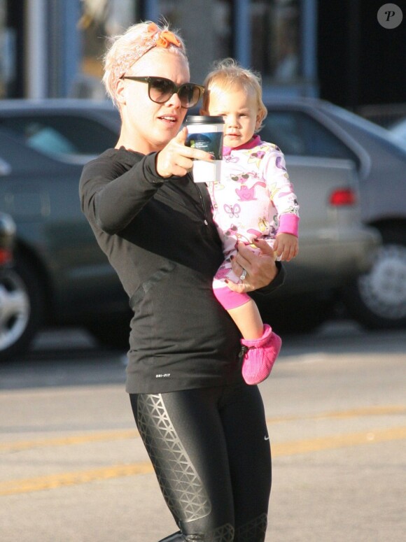 Exclu - Pink et sa fille Willow à Los Angeles, le 8 août 2012.