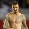 David Beckham torse nu sur la pelouse du Home Depot Center à Carson, le 23 juin 2012.