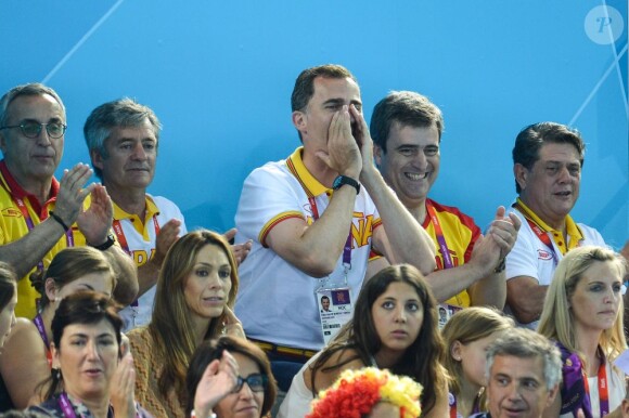Le prince Felipe d'Espagne a donné de la voix mais n'a pu que constater la défaite de l'équipe d'Espagne féminine de water-polo face aux Etats-Unis en finale du tournoi olympique, le 9 août 2012, à Londres.