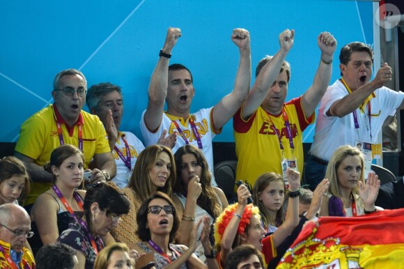 Felipe d'Espagne, malgré tous ses encouragements, n'a pu que constater la défaite de l'équipe d'Espagne féminine de water-polo face aux Etats-Unis en finale du tournoi olympique, le 9 août 2012, à Londres.